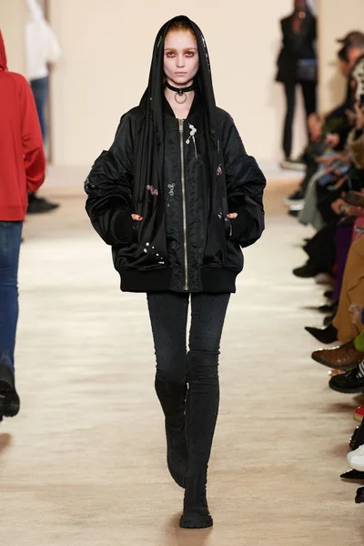 Look 25